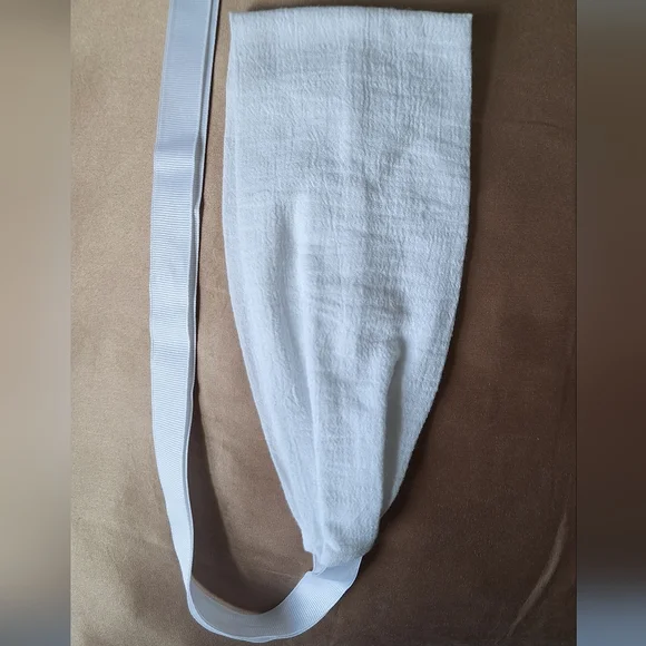 Like New Headcoverings (Copy) - Picture 2 of 4